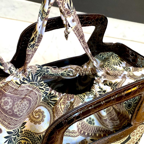 XL Paisley and Faux Alligator Trimmed Tote - Picture 6 of 10